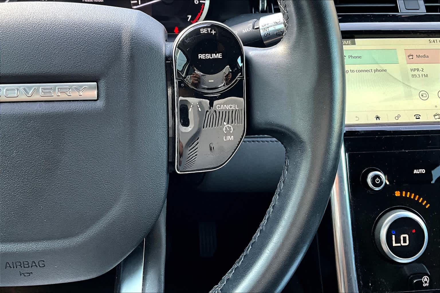 Thumbnail: 2020 Land Rover Discovery Sport - 25