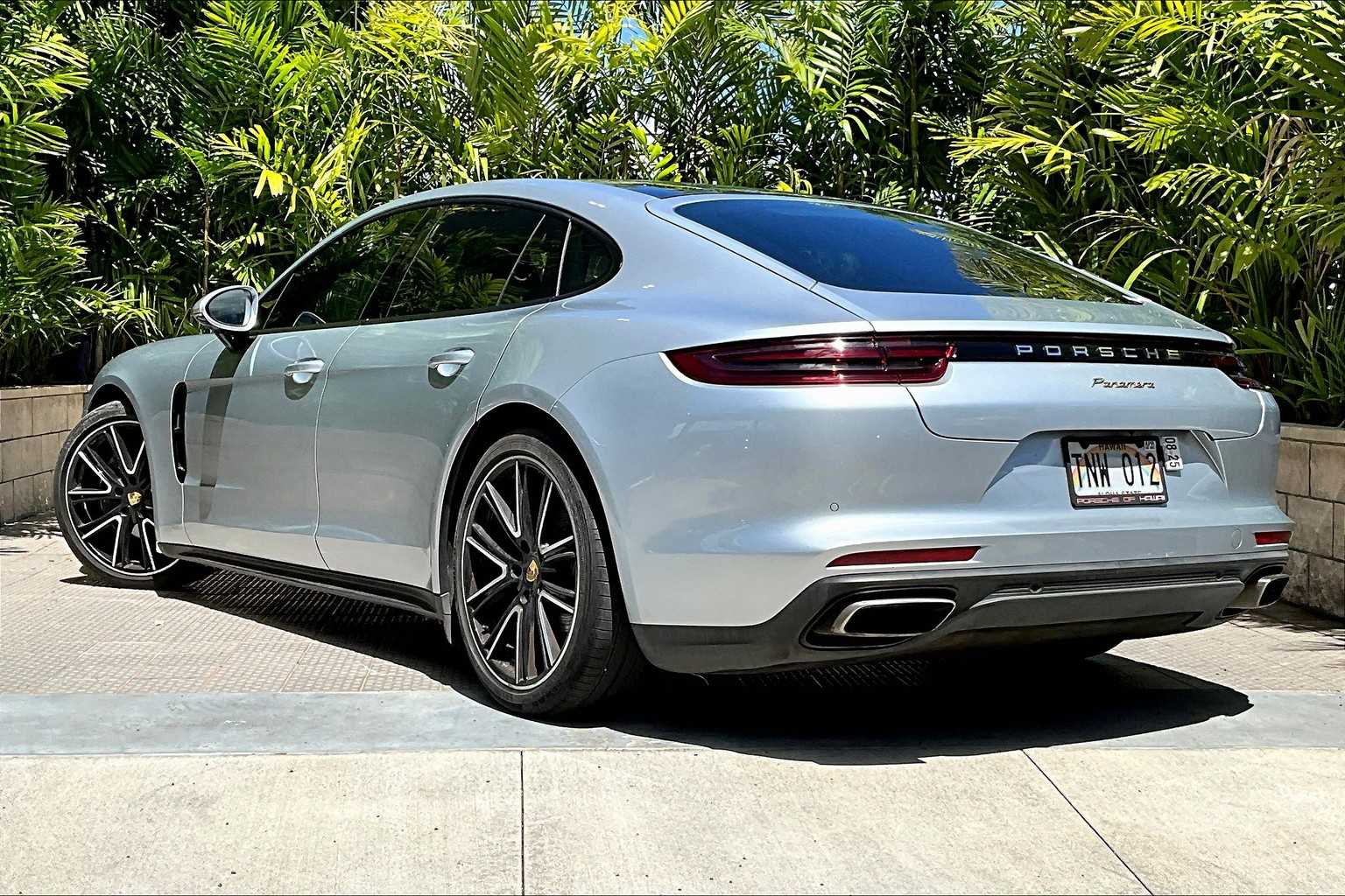 Thumbnail: 2018 Porsche Panamera - 4