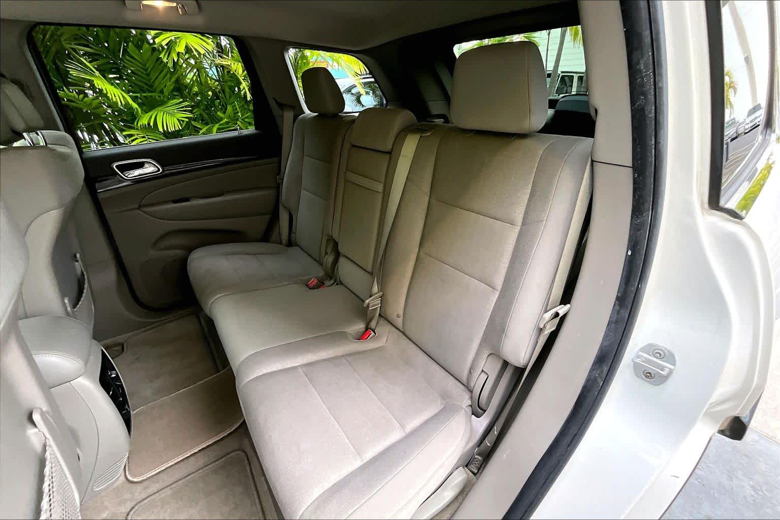 Thumbnail: 2011 Jeep Grand Cherokee - 30