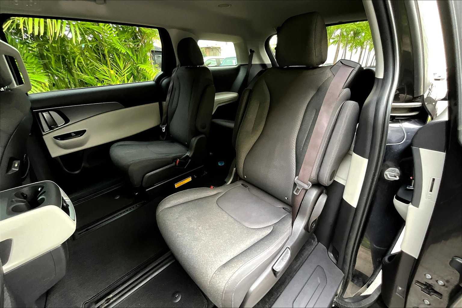 Thumbnail: 2022 Kia Carnival - 30