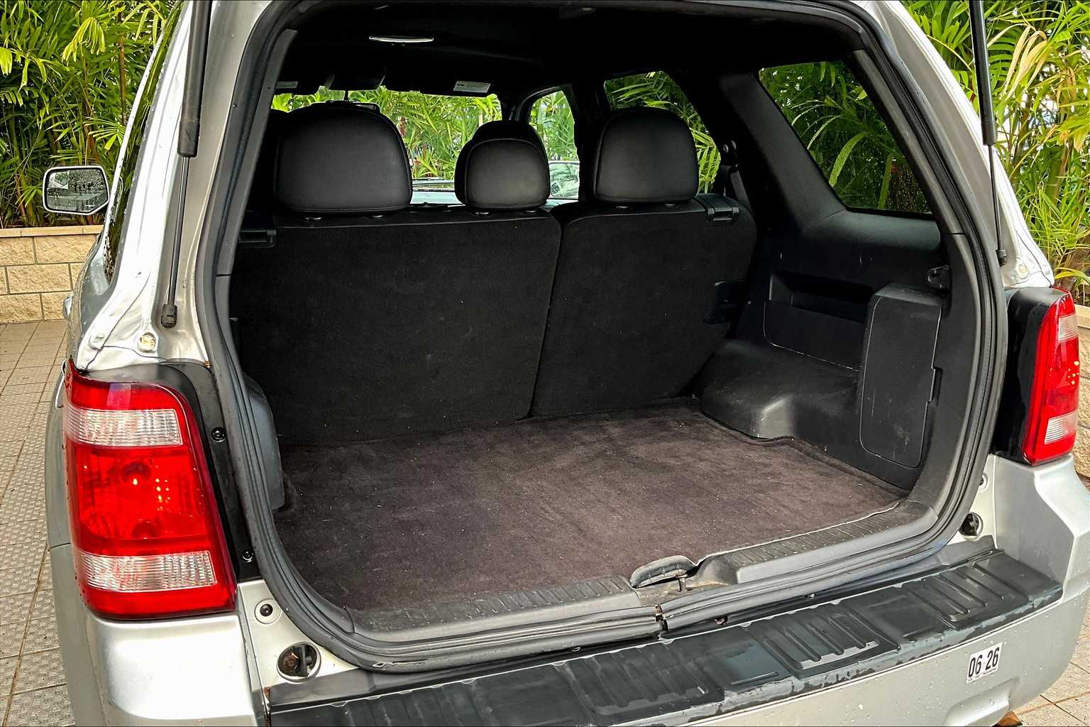 Thumbnail: 2010 Ford Escape - 19