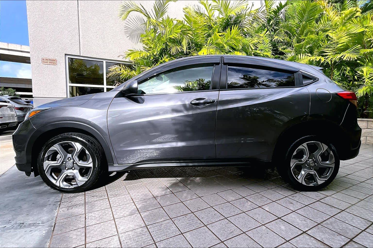 2016 Honda HR-V LX photo 3