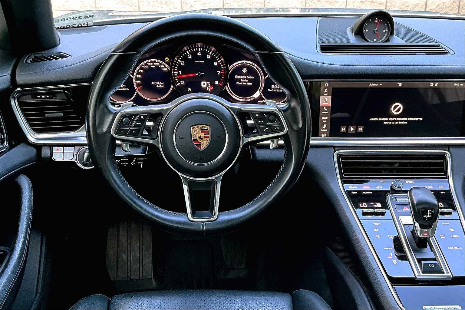 Thumbnail: 2018 Porsche Panamera - 14