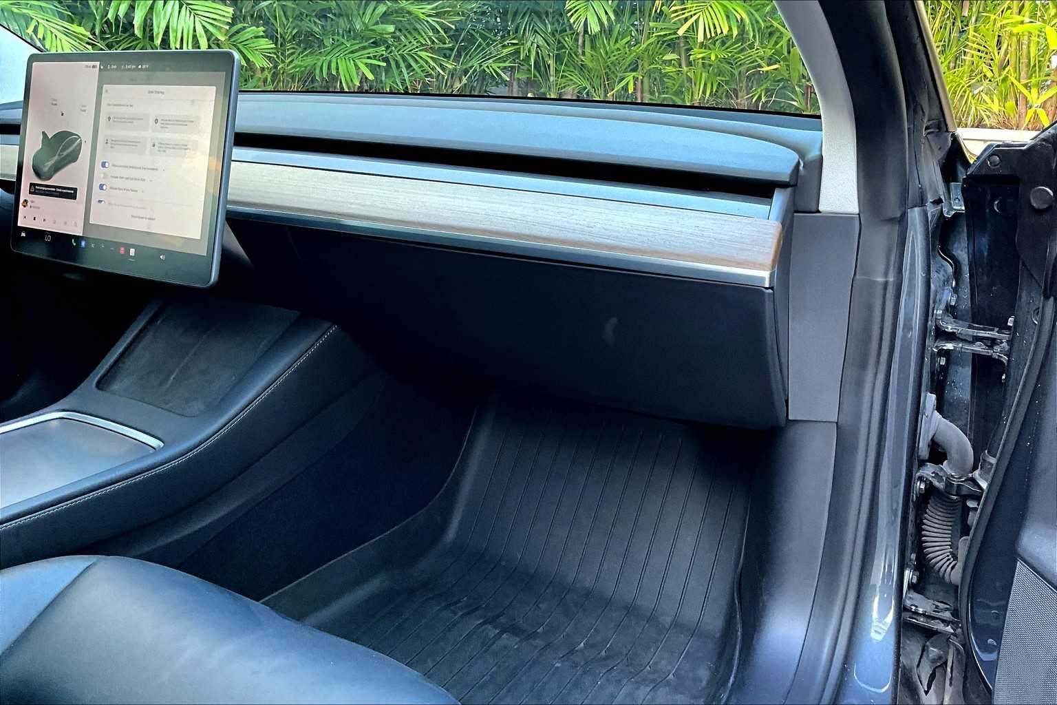 Thumbnail: 2021 Tesla Model 3 - 23