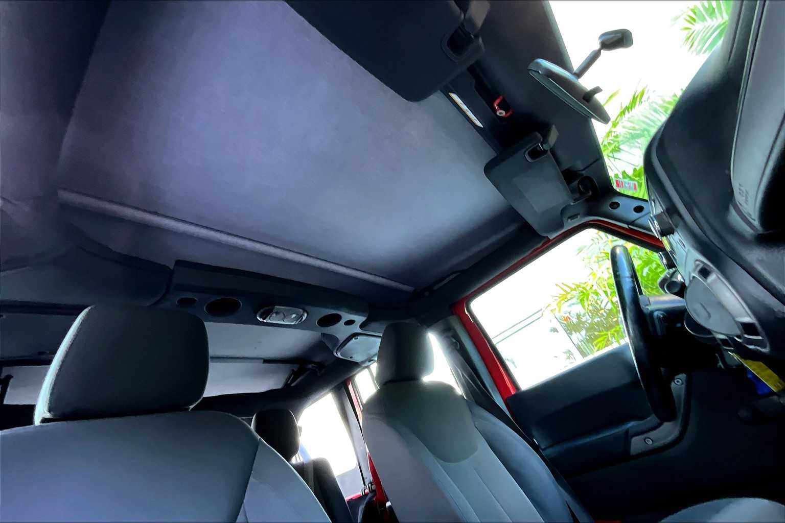 Thumbnail: 2017 Jeep Wrangler - 31