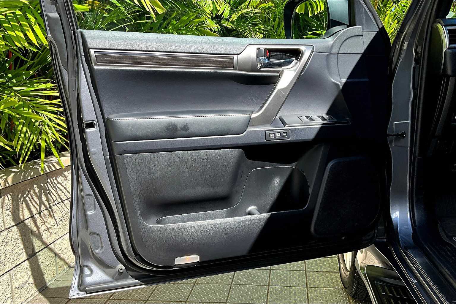 Thumbnail: 2022 Lexus GX - 28