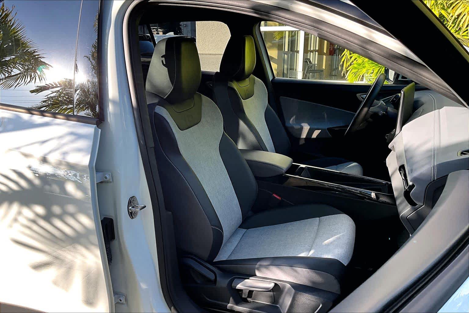 Thumbnail: 2023 Volkswagen ID.4 - 14