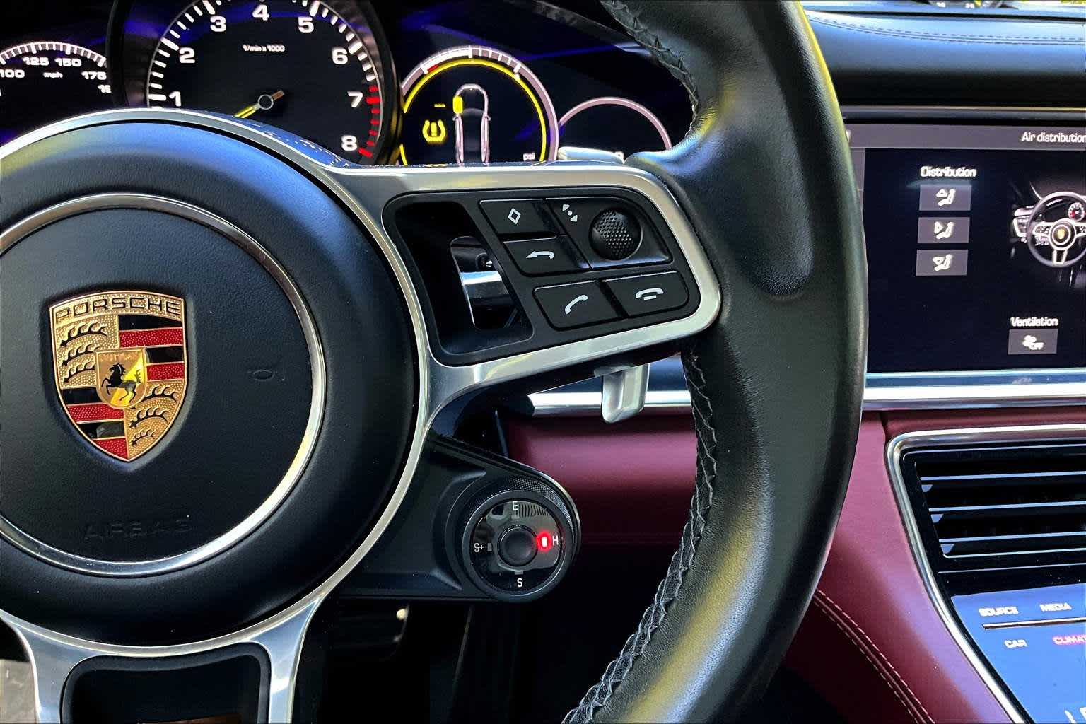 Thumbnail: 2020 Porsche Panamera - 26