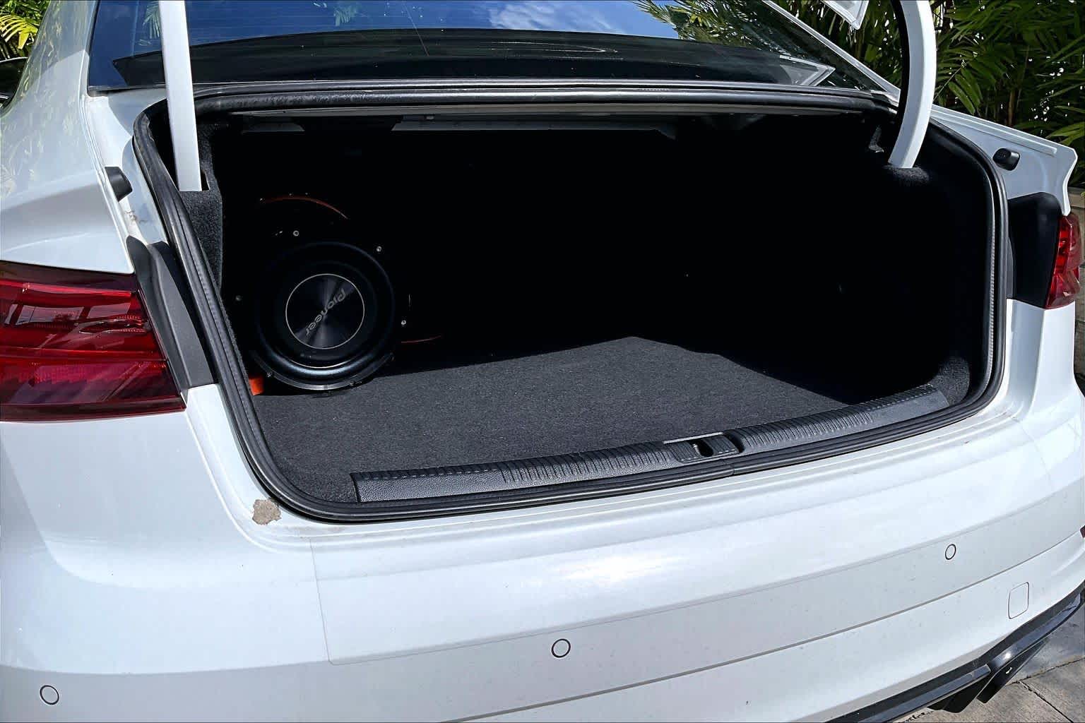 Thumbnail: 2018 Audi RS 3 - 19