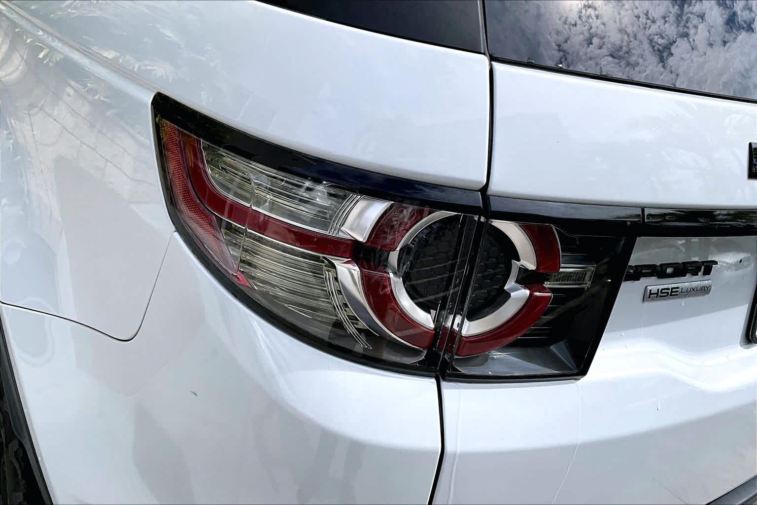 Thumbnail: 2015 Land Rover Discovery Sport - 33