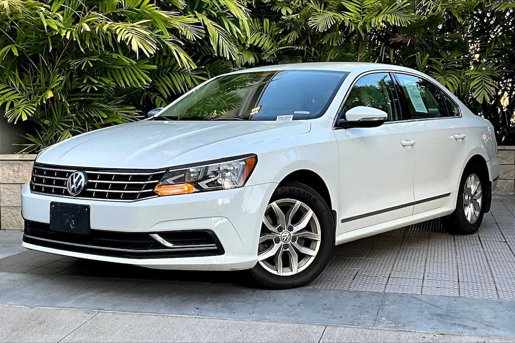 Used 2017 Volkswagen Passat 1.8T S Sedan