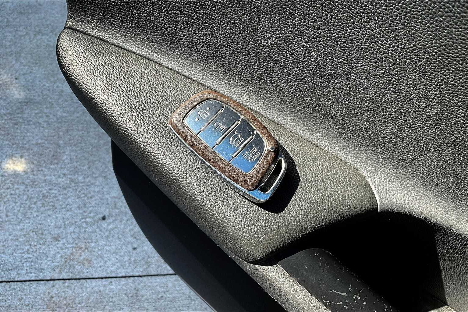 Thumbnail: 2016 Hyundai Tucson - 19