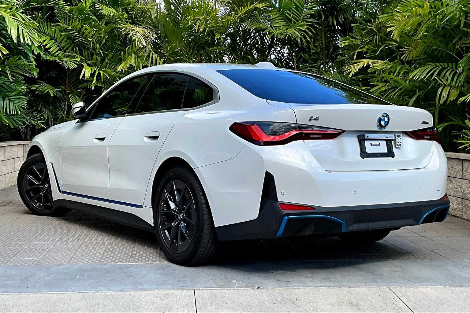 Thumbnail: 2022 BMW i4 - 5