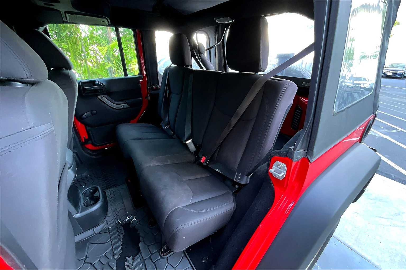 Thumbnail: 2017 Jeep Wrangler - 30