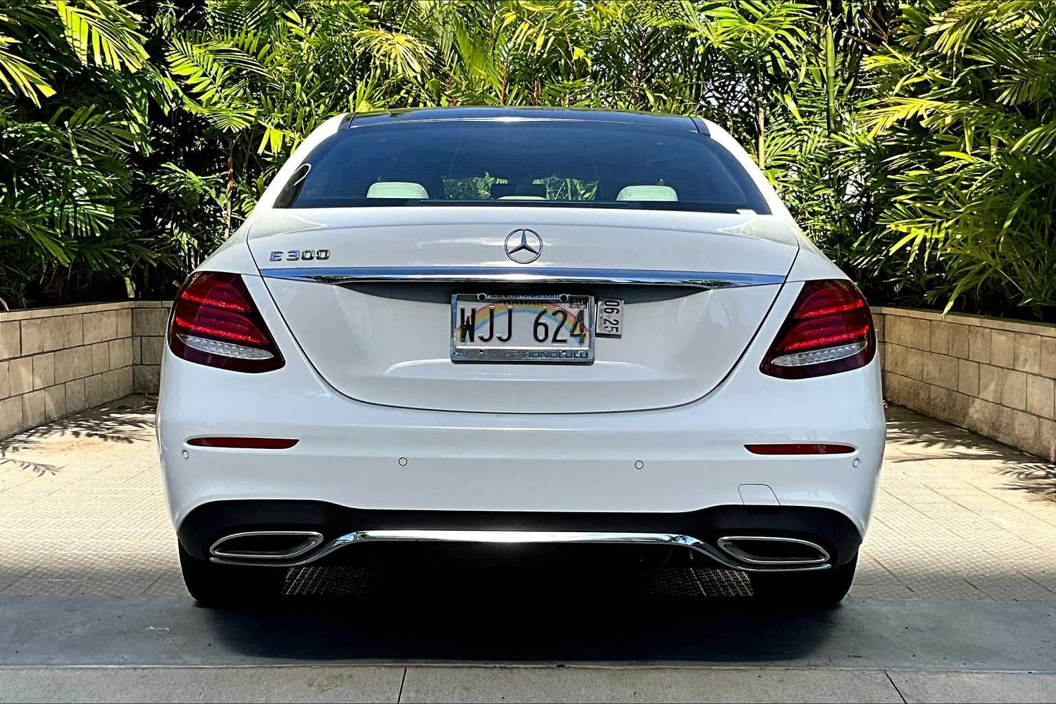 Thumbnail: 2017 Mercedes-Benz E-Class - 6