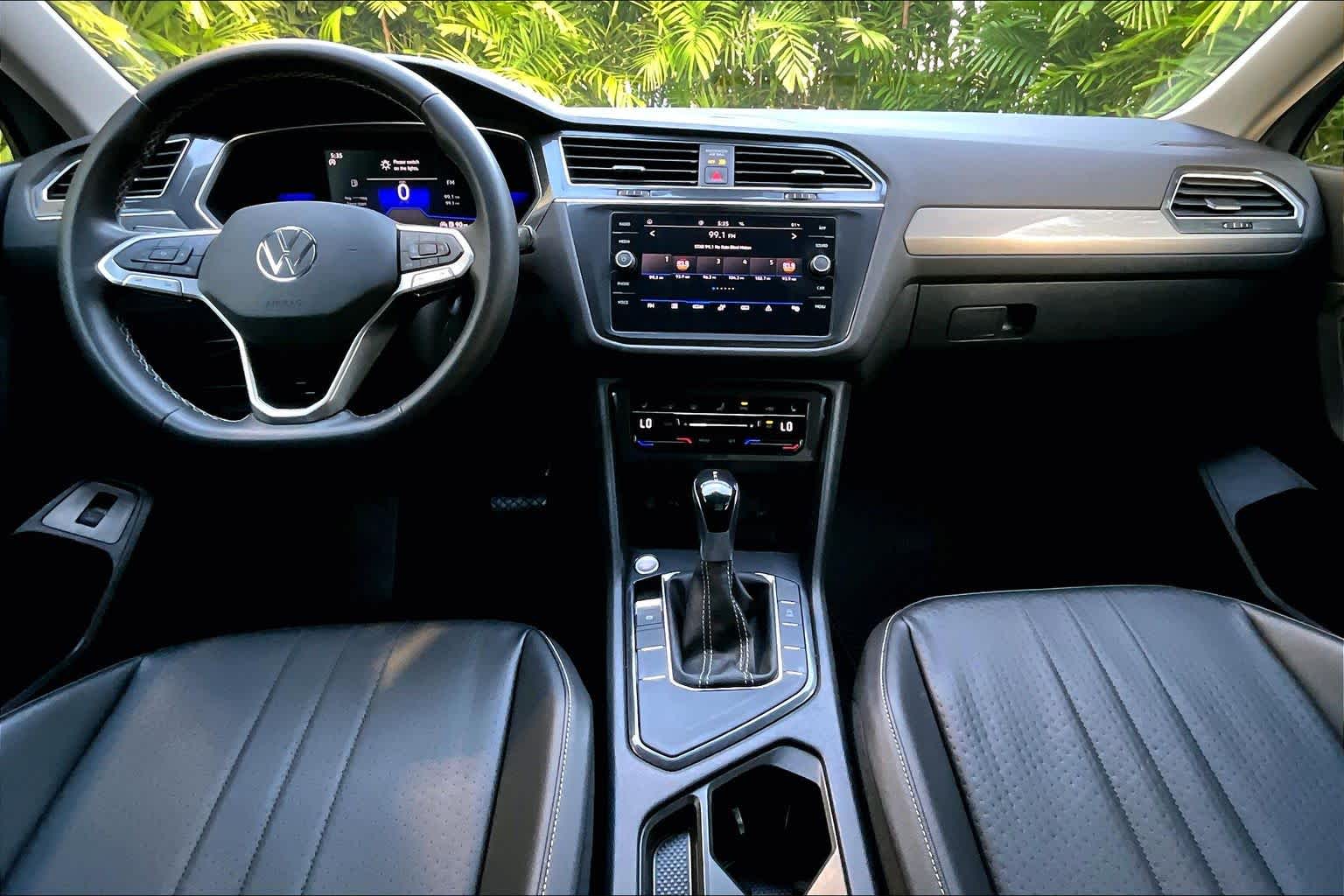 Thumbnail: 2022 Volkswagen Tiguan - 10