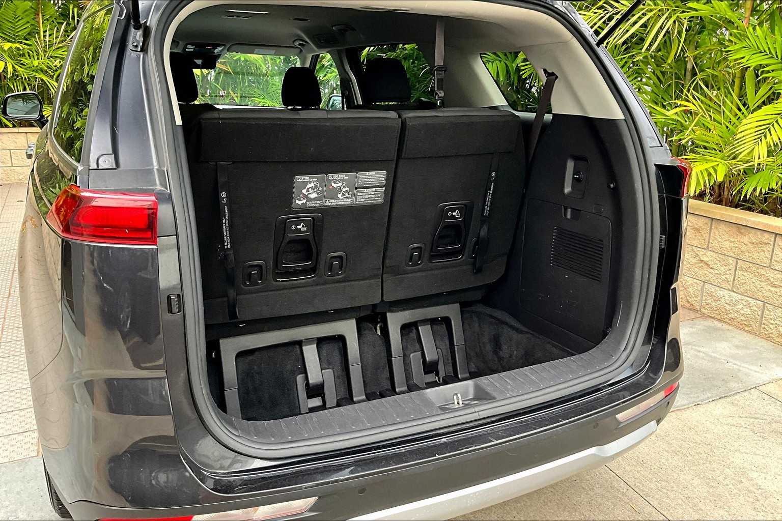 Thumbnail: 2022 Kia Carnival - 19