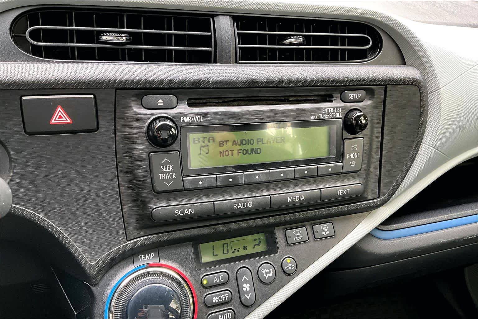 Thumbnail: 2012 Toyota Prius c - 27