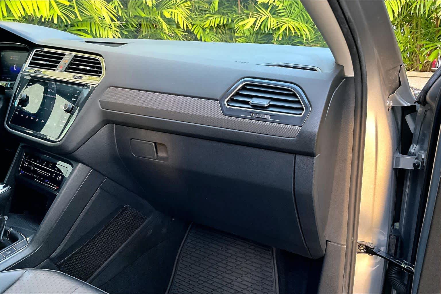 Thumbnail: 2022 Volkswagen Tiguan - 23