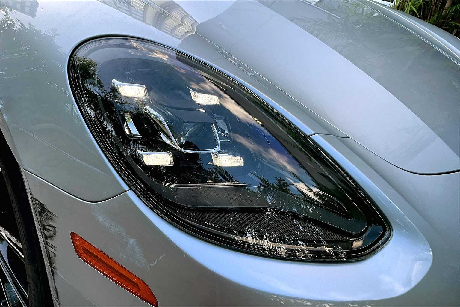 Thumbnail: 2018 Porsche Panamera - 31