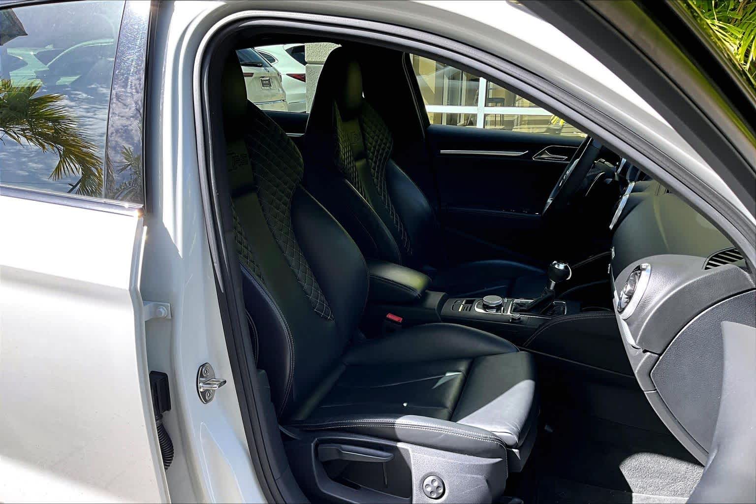 Thumbnail: 2018 Audi RS 3 - 14