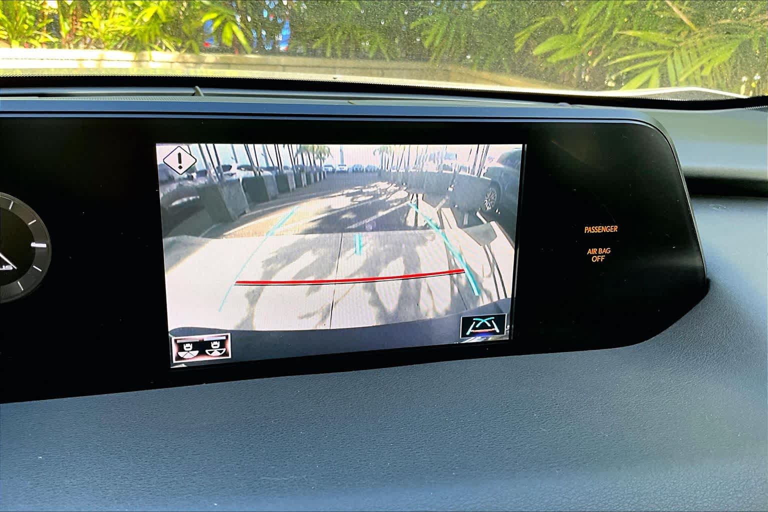 Thumbnail: 2020 Lexus UX - 27