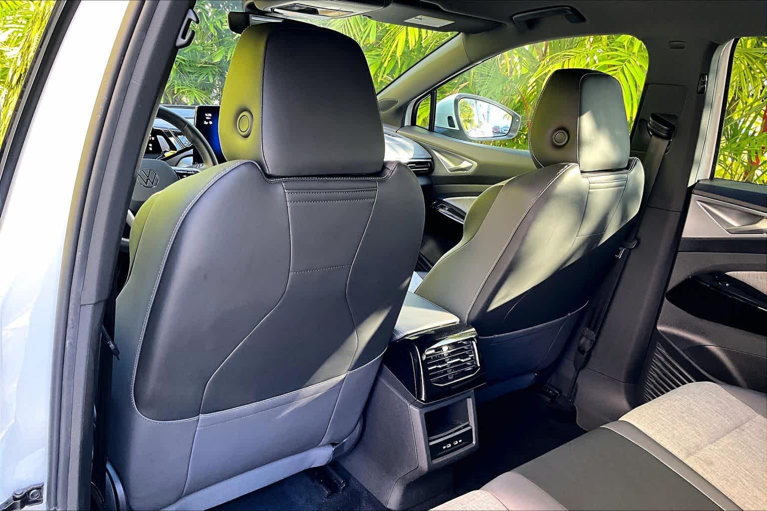 Thumbnail: 2023 Volkswagen ID.4 - 13