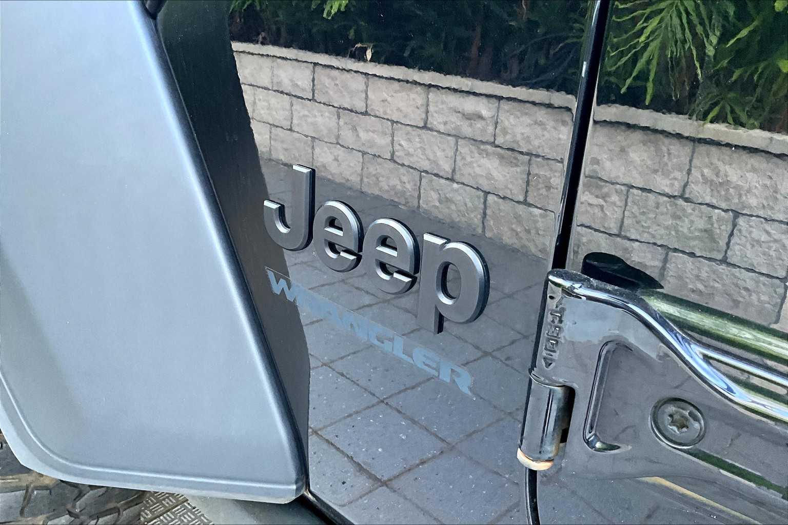 Thumbnail: 2022 Jeep Wrangler - 8