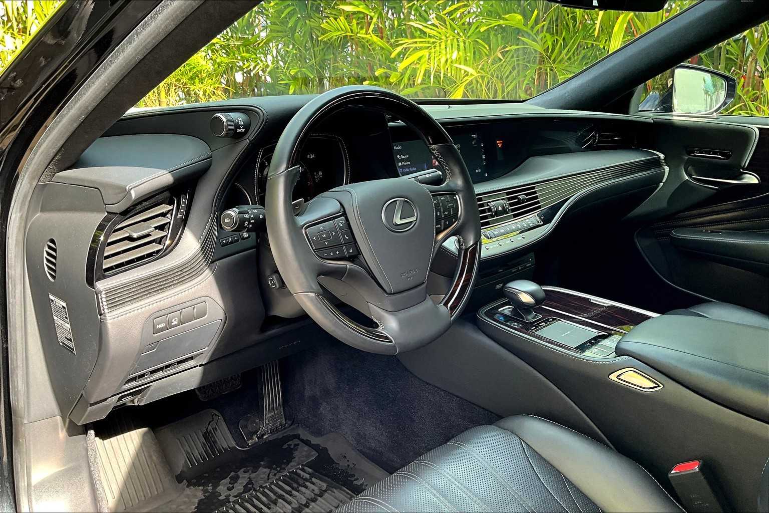 Thumbnail: 2018 Lexus LS - 2