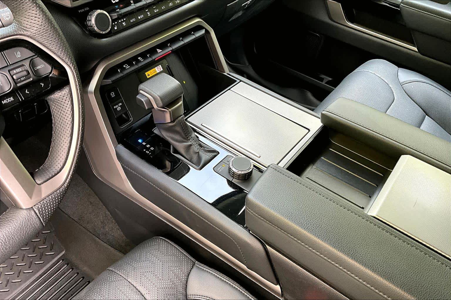 Thumbnail: 2024 Toyota Sequoia - 17