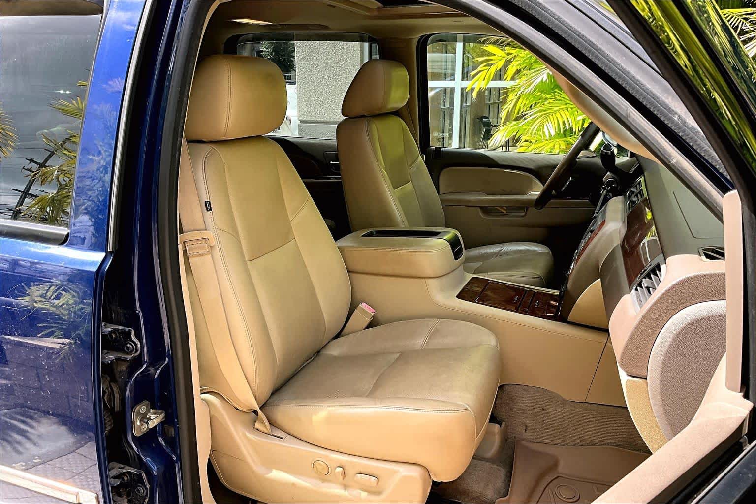 Thumbnail: 2013 Chevrolet Avalanche 1500 - 14