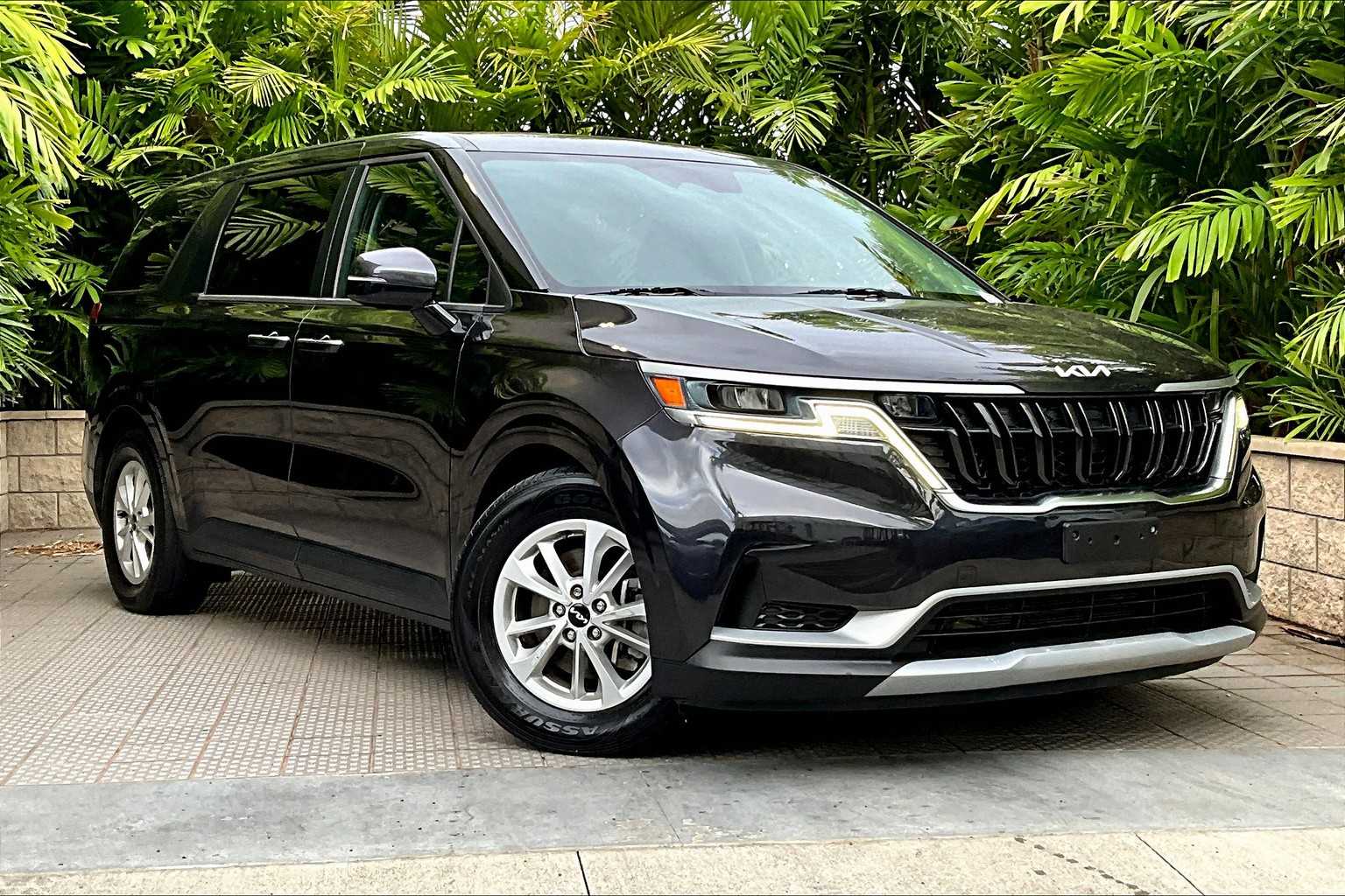 Thumbnail: 2022 Kia Carnival - 22