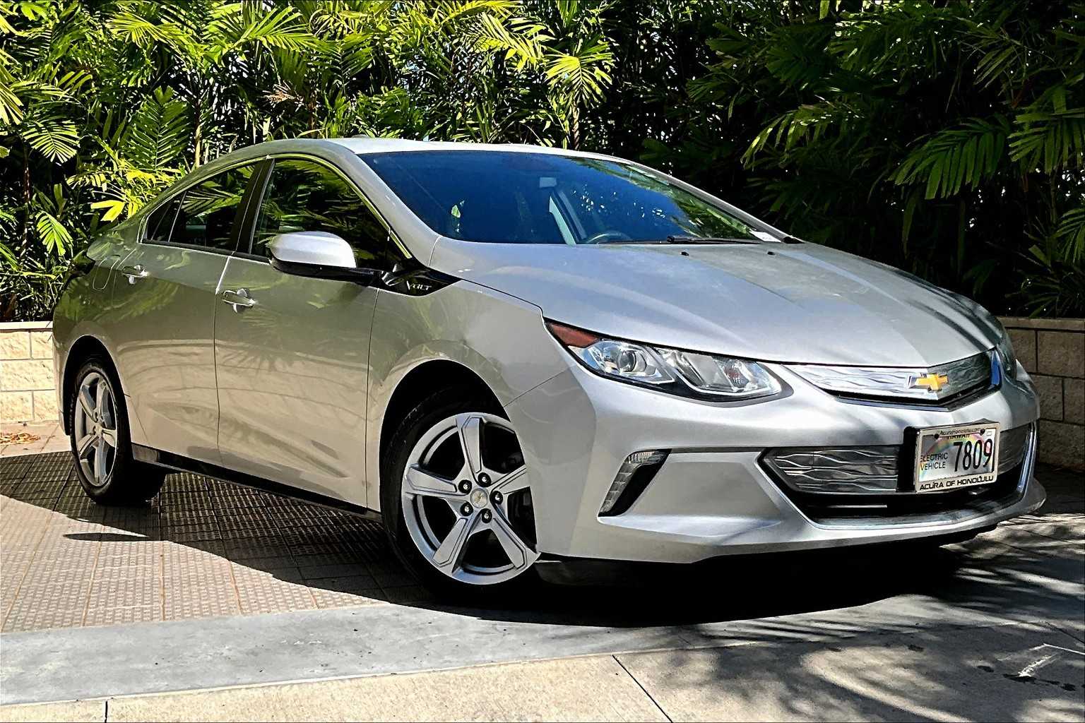 Thumbnail: 2017 Chevrolet Volt - 22