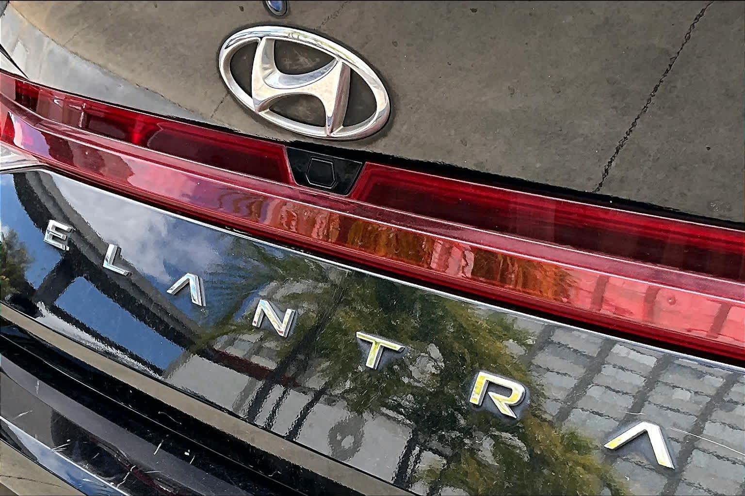 Thumbnail: 2023 Hyundai Elantra - 8