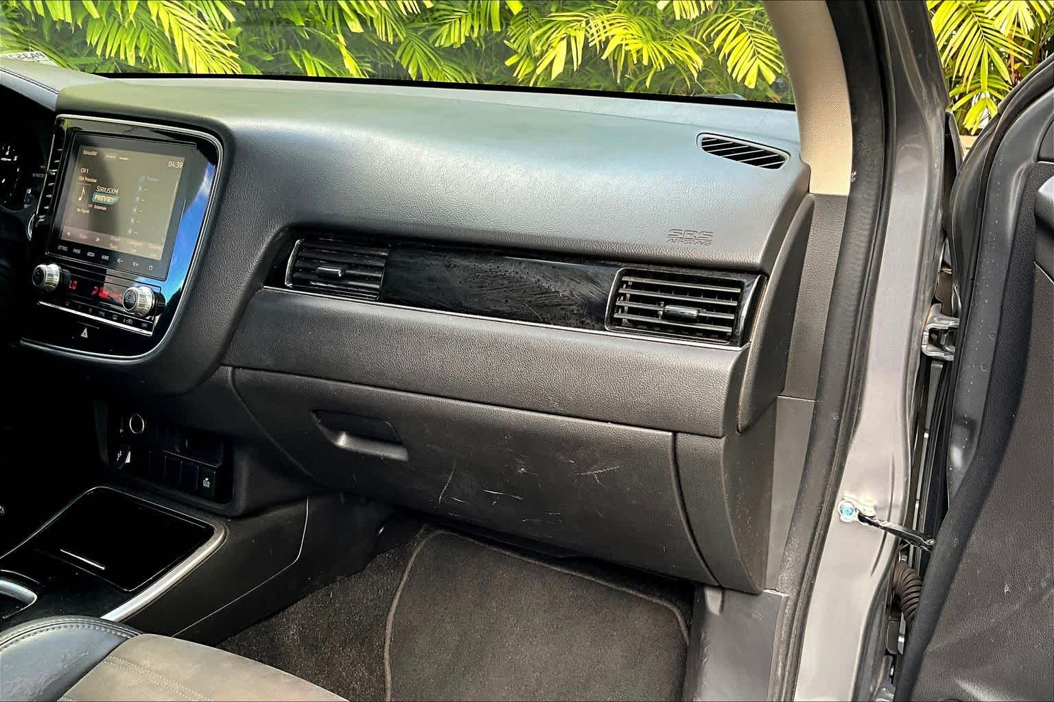 Thumbnail: 2020 Mitsubishi Outlander - 24