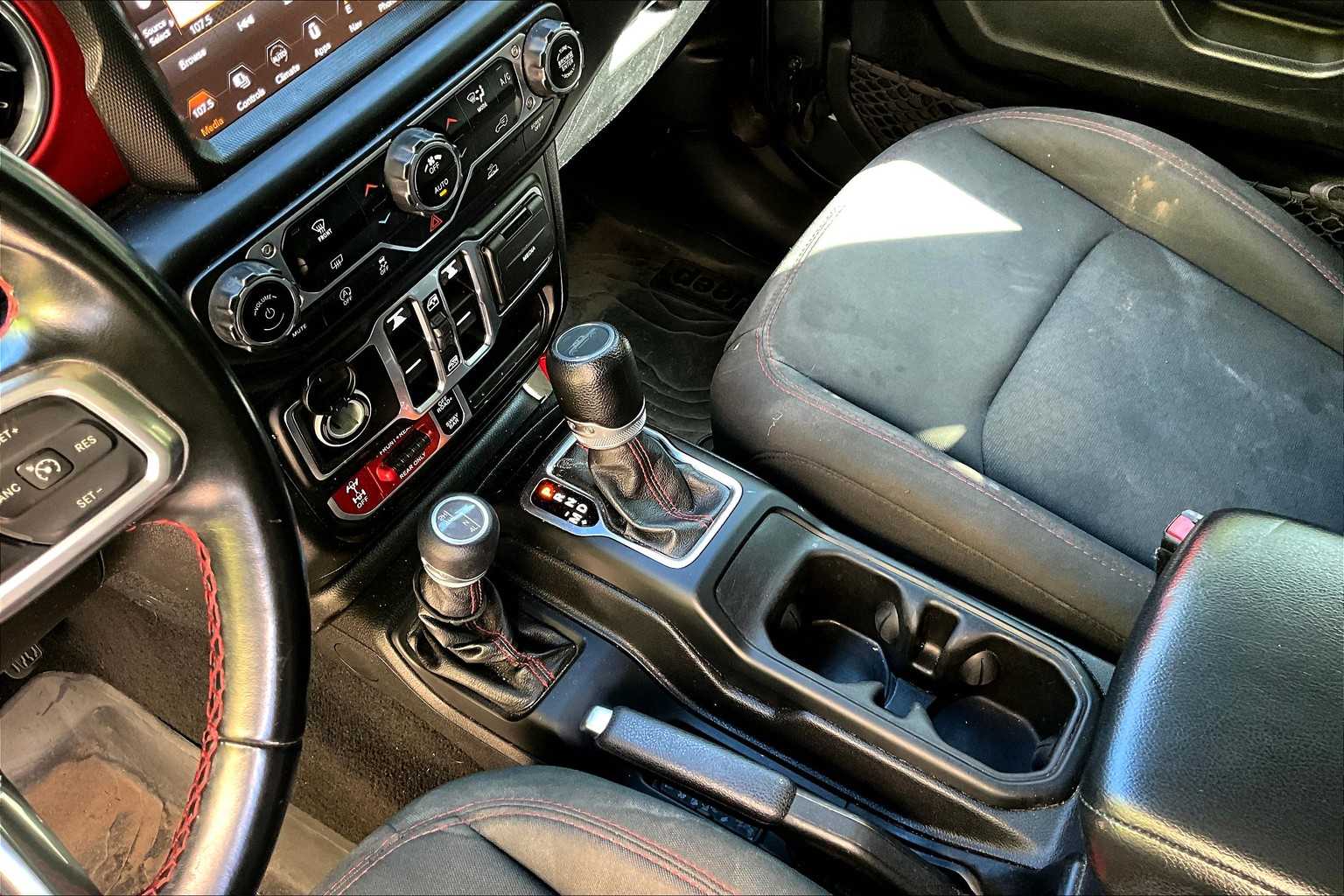 Thumbnail: 2021 Jeep Gladiator - 17