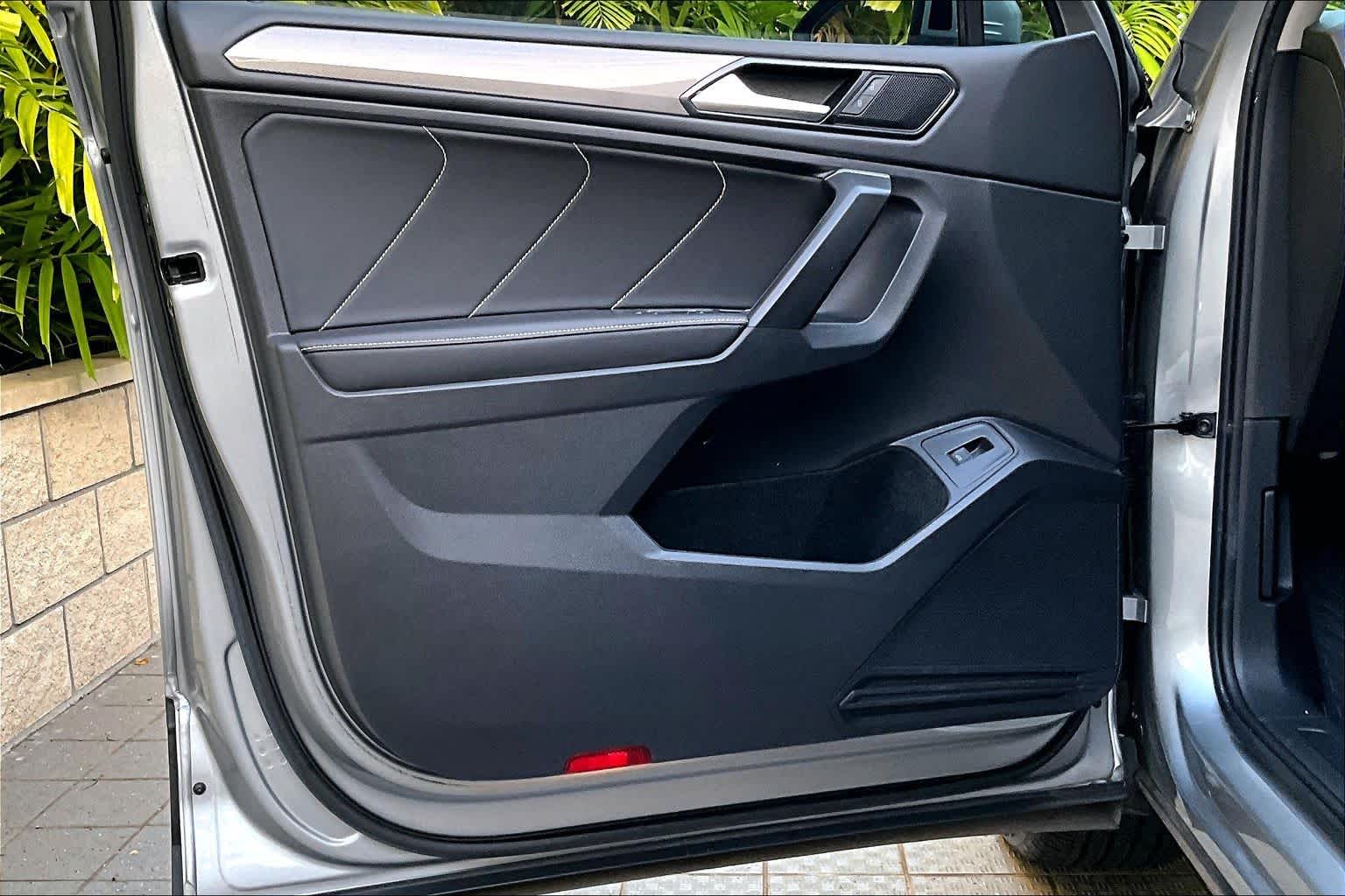 Thumbnail: 2022 Volkswagen Tiguan - 27