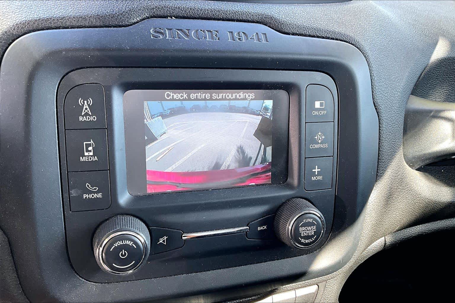 Thumbnail: 2015 Jeep Renegade - 27