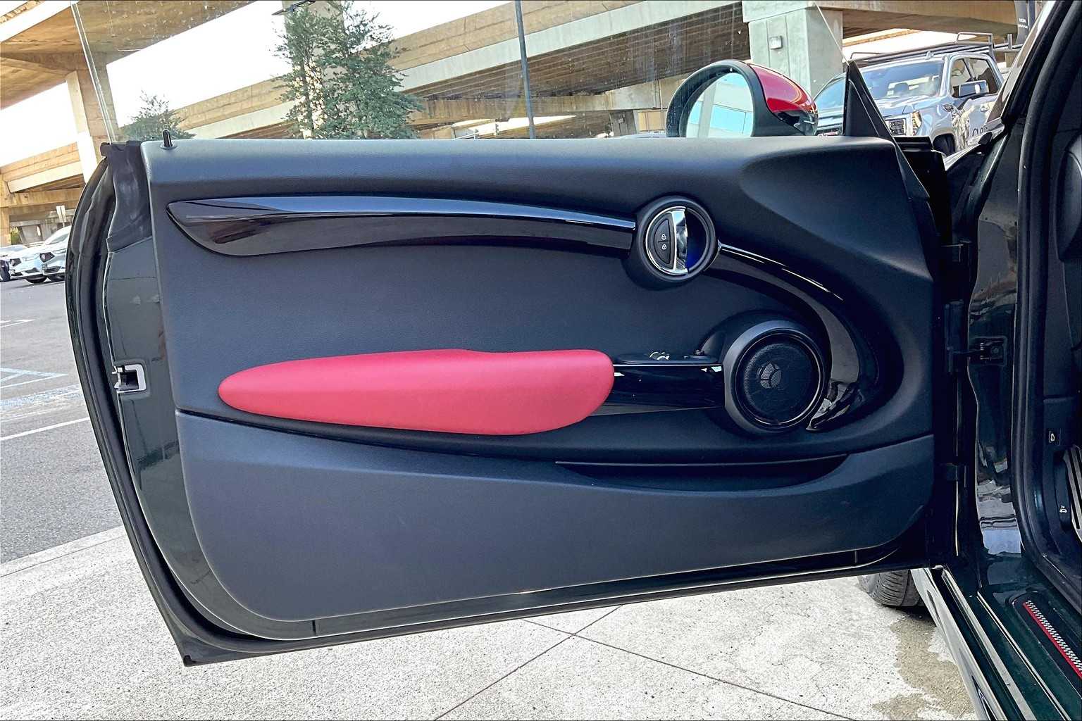 Thumbnail: 2017 MINI Cooper Hardtop - 27