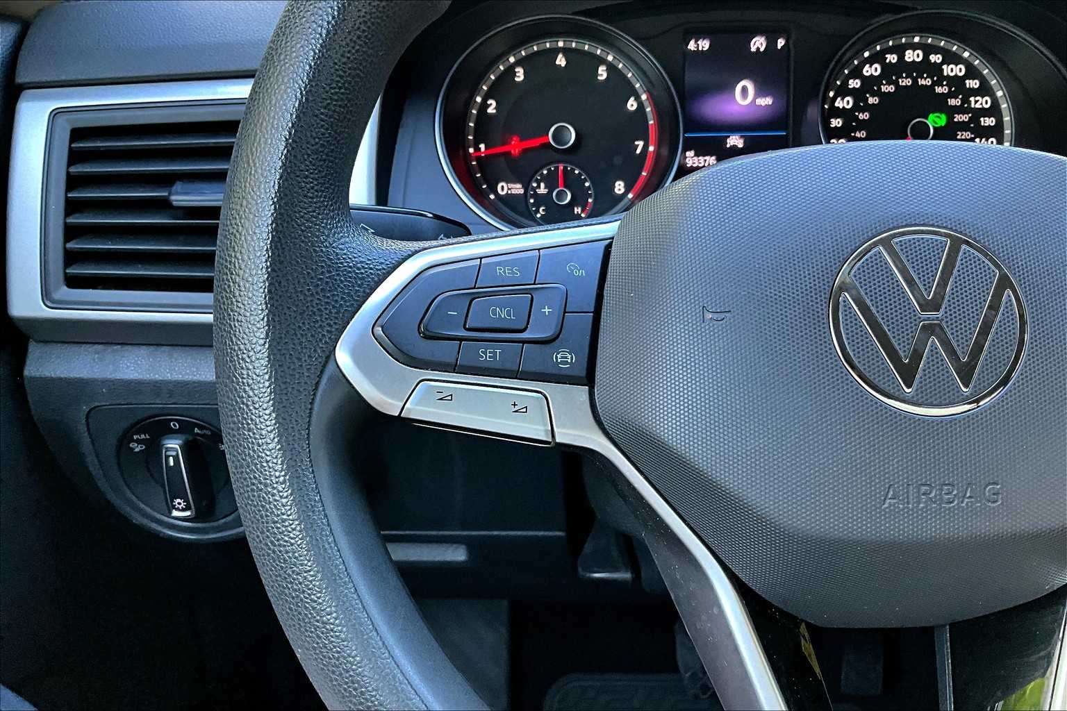 Thumbnail: 2021 Volkswagen Atlas - 25