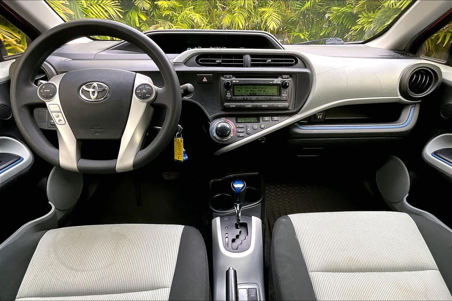 Thumbnail: 2012 Toyota Prius c - 11