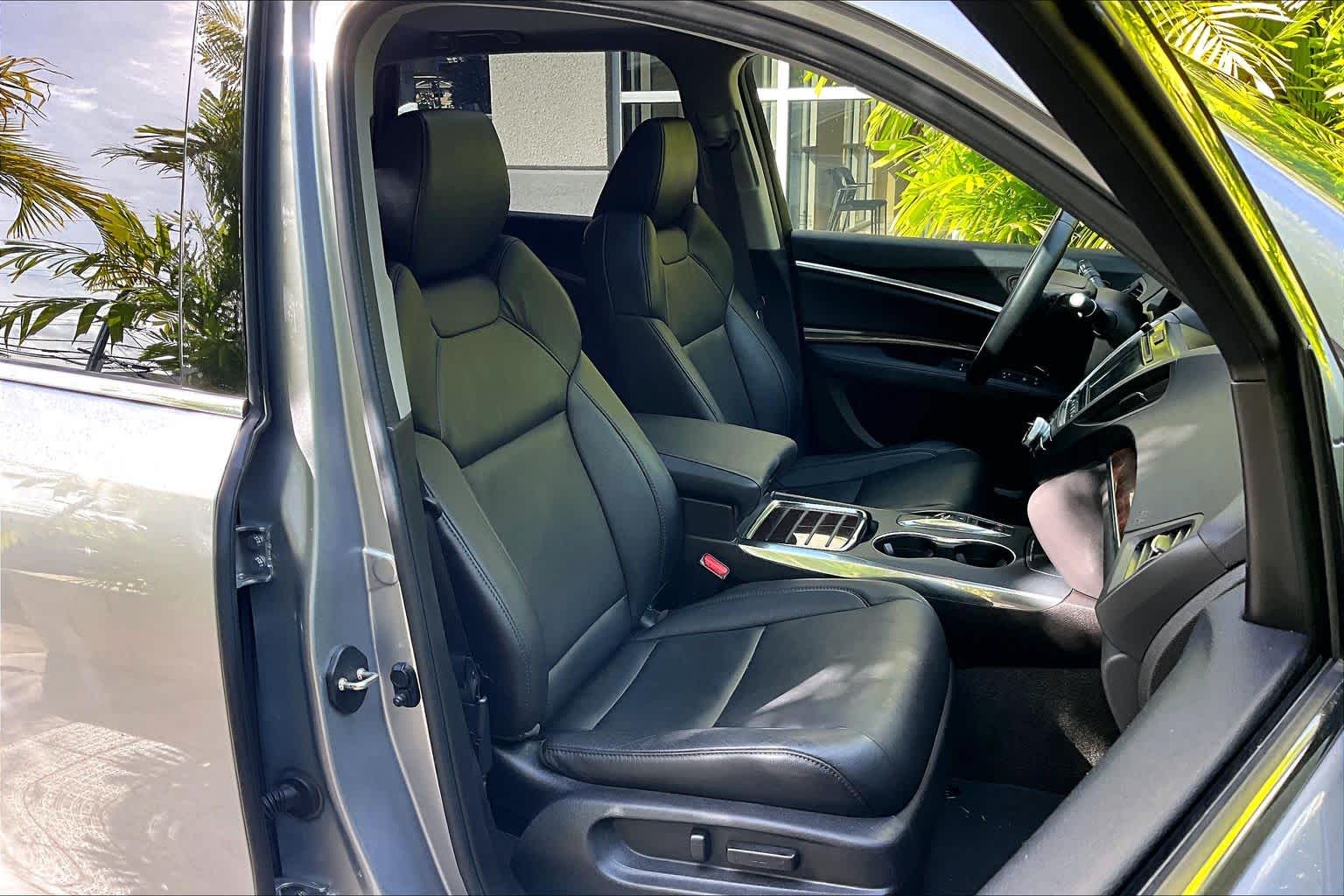 Thumbnail: 2017 Acura MDX - 14