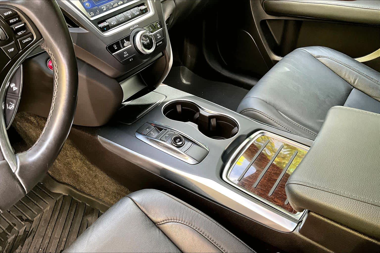 Thumbnail: 2017 Acura MDX - 17