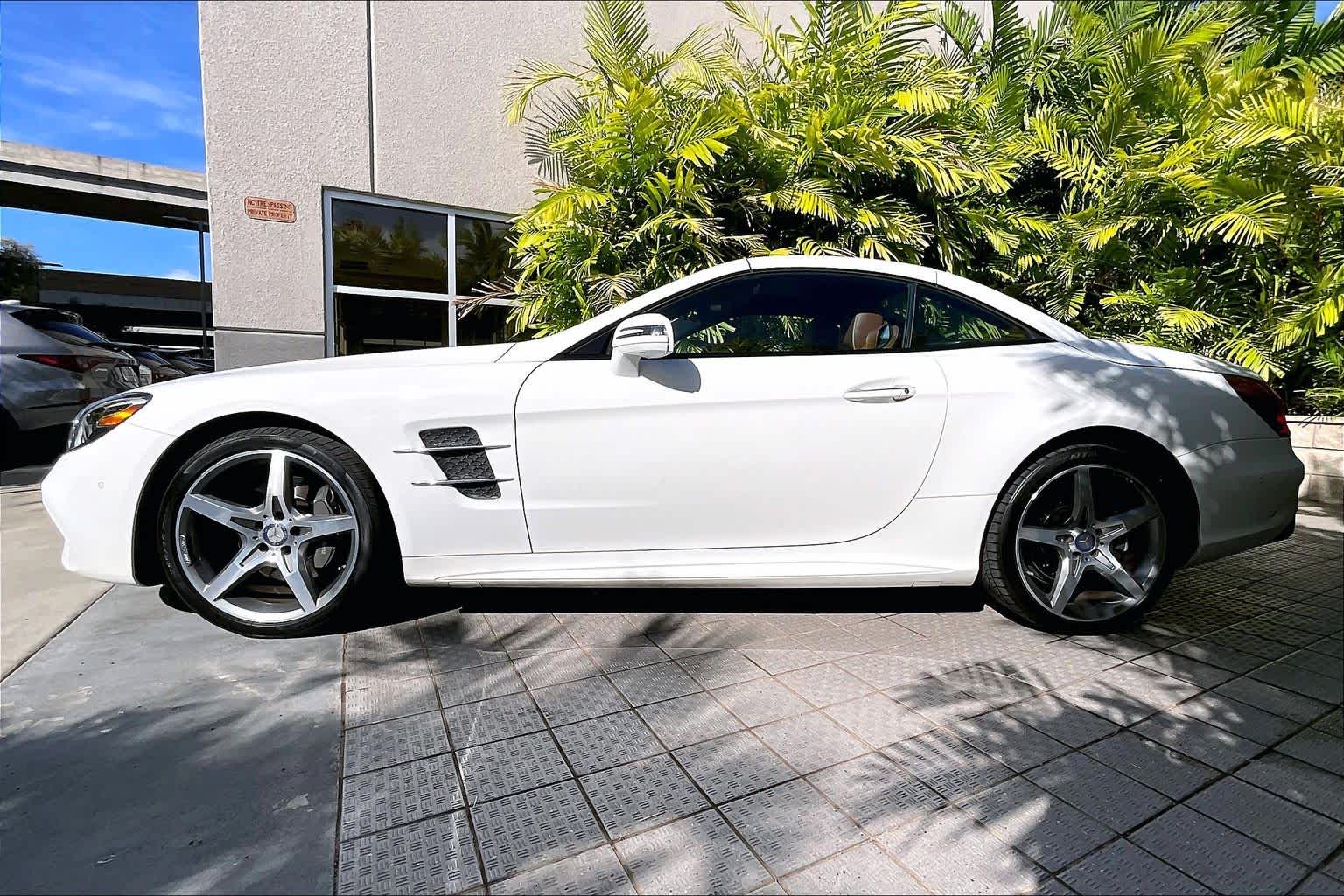 Thumbnail: 2017 Mercedes-Benz SL-Class - 4