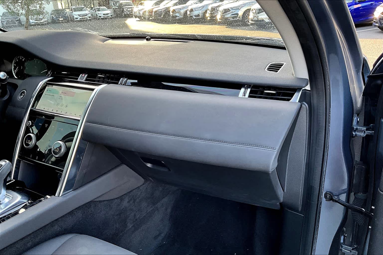 Thumbnail: 2020 Land Rover Discovery Sport - 23