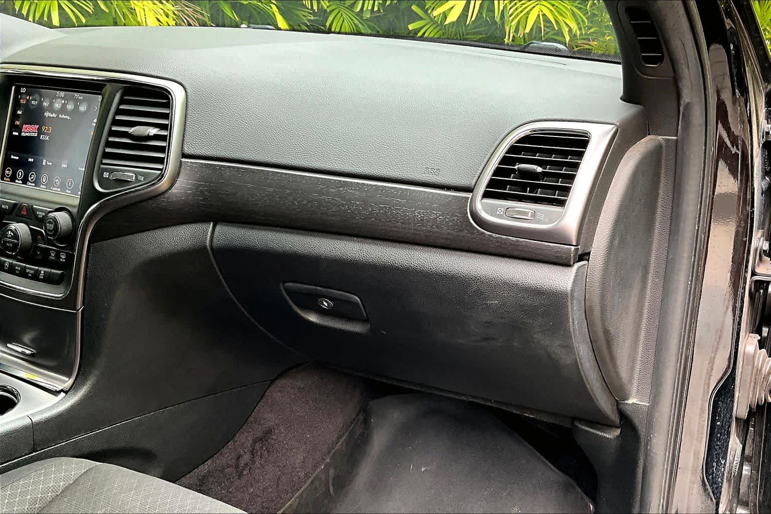 Thumbnail: 2018 Jeep Grand Cherokee - 24