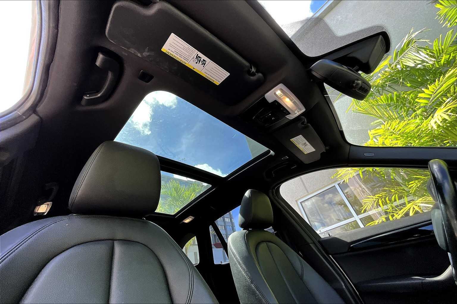 Thumbnail: 2016 BMW X1 - 31