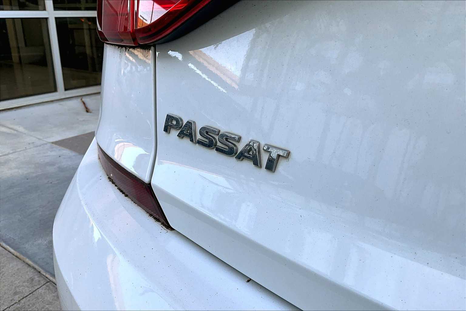 Thumbnail: 2017 Volkswagen Passat - 8