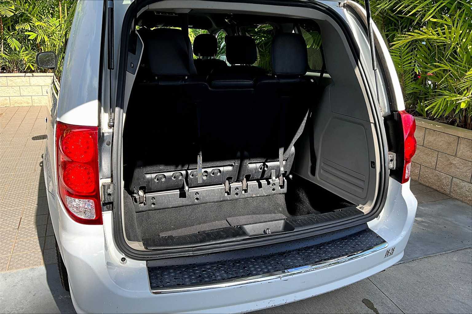 Thumbnail: 2019 Dodge Grand Caravan - 19