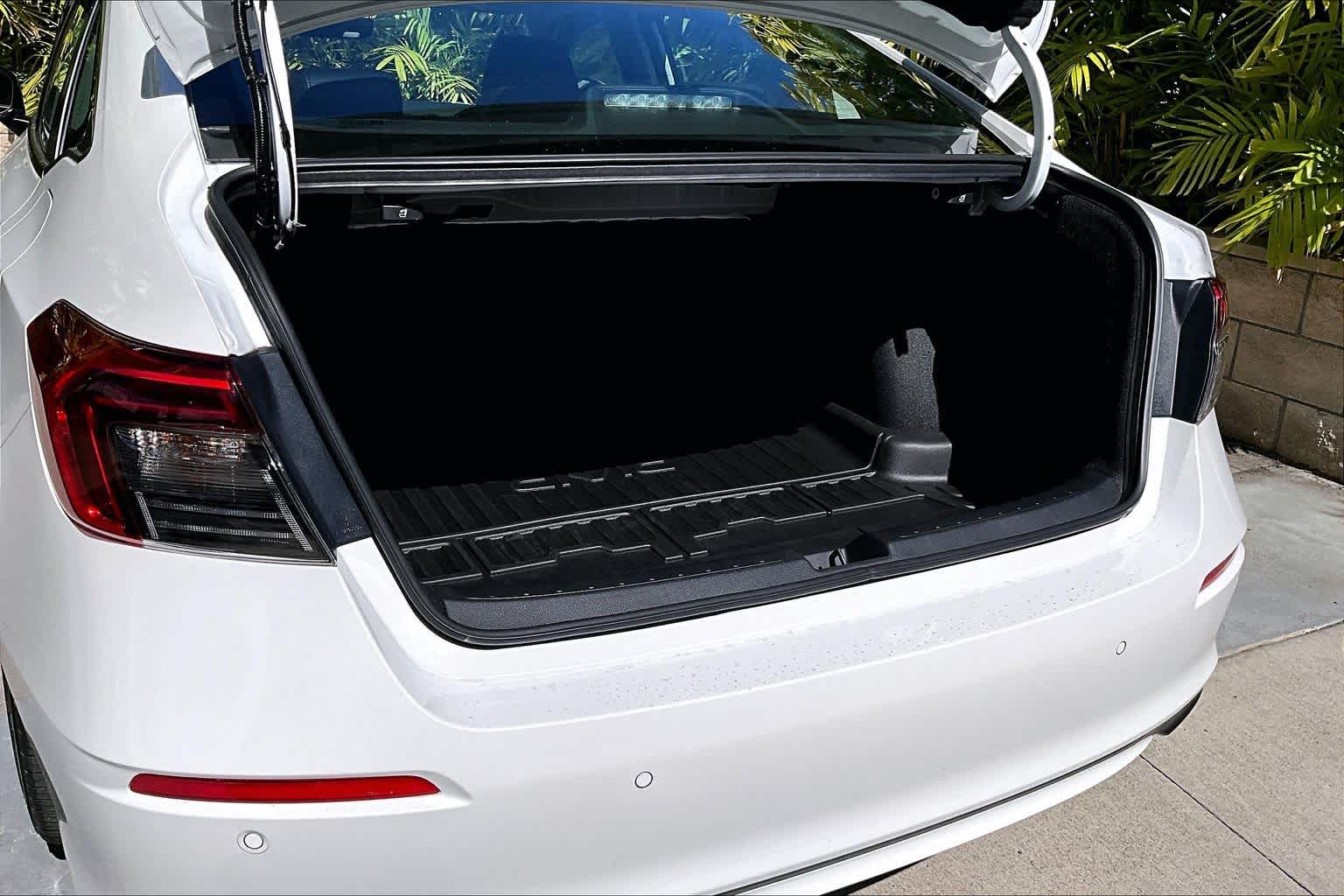 Thumbnail: 2024 Honda Civic - 18